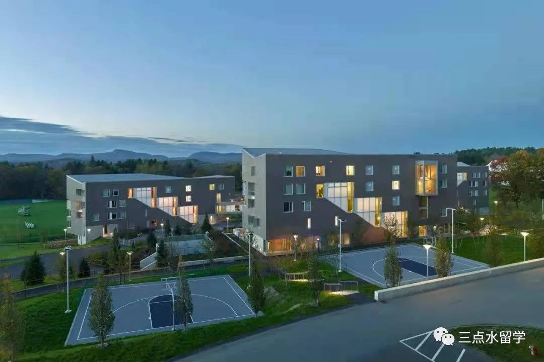 马萨诸塞大学阿默斯特分校University of Massachusetts Amherst(图1)